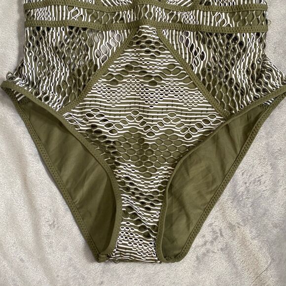 Becca by Rebecca Virtue one piece - Picture 3 of 11